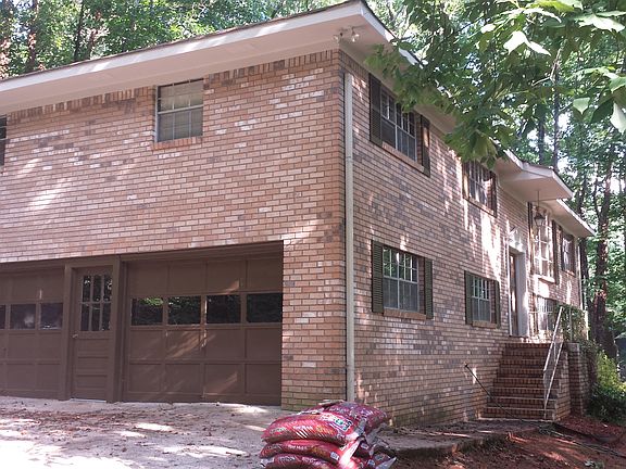2nd image of 3280 Hayworth Dr