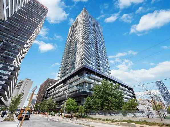 30 Roehampton Ave #1501, Toronto, ON M4P 0B9