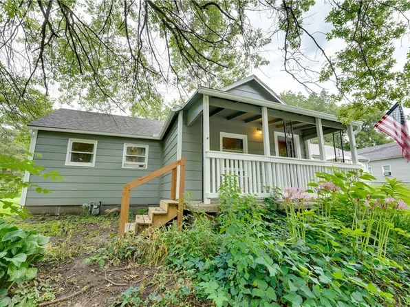 1128 Pottawatomie St, Leavenworth, KS 66048