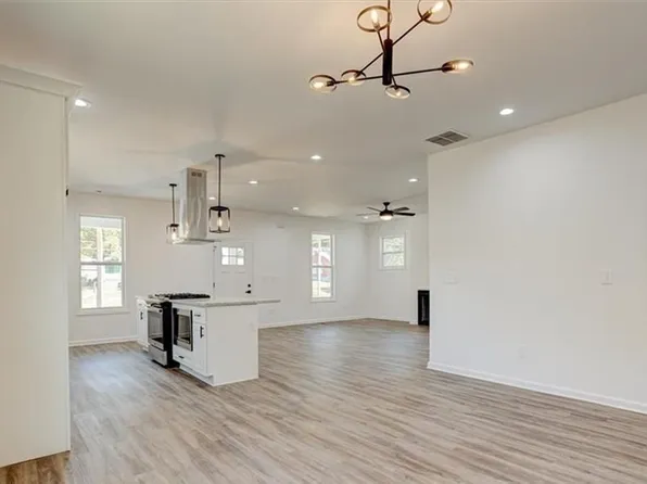 1910 Connally Dr, East Pt, GA 30344