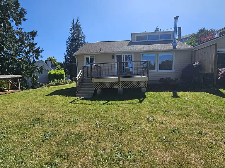 2422 McGregor Dr SE — Photo 7