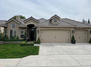 1083 E Olympic Dr, Fresno, CA 93730
