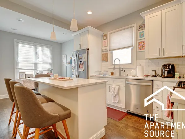 1718 W Roscoe St #1, Chicago, IL 60657