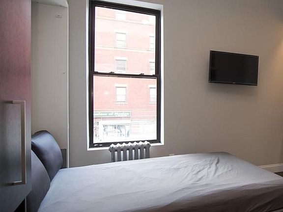 4th image of 2299 A C Powell Blvd APT 2D