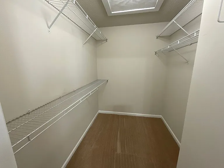 Meridian Park Apartments — Photo 127