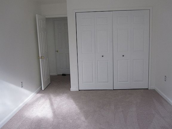 4th image of 4415 Briarwood Ct N APT 37