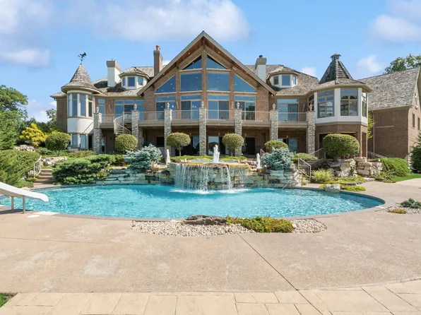 25164 W Sunset Ln, Lake Villa, IL 60046