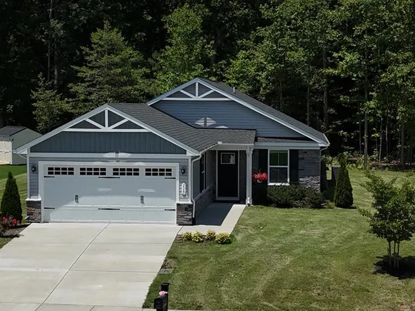 115 Pleasants Ln, Kilmarnock, VA 22482