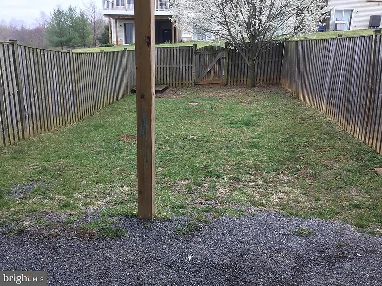 103 S Raphael Ct — Photo 2