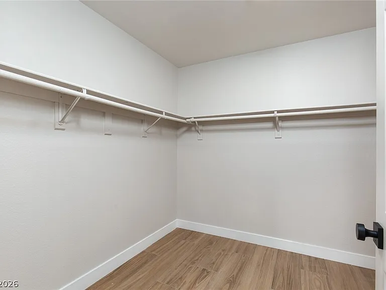 327 Perry Ellis Dr — Photo 32