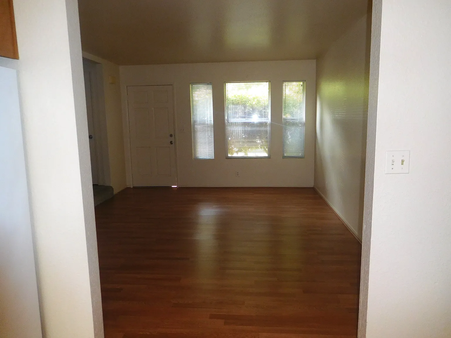 3 bed, $1,695 — Photo 2