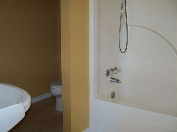 5th image of 118 Will Henry Dr