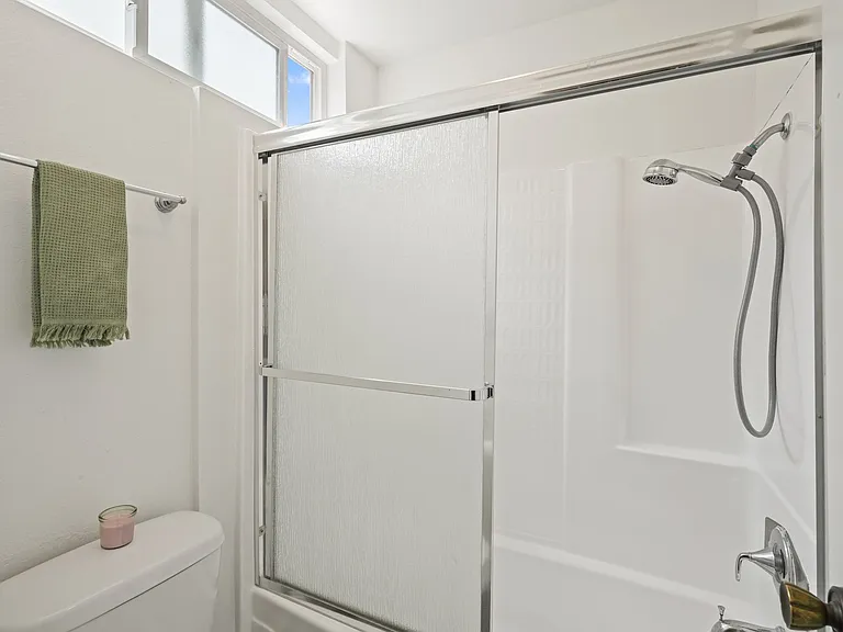 1885 Veteran Ave #207 — Photo 17