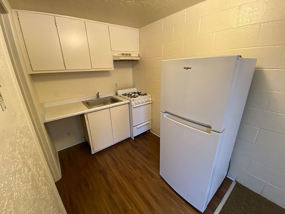 2nd image of 1611 Gold Ave SE APT 6
