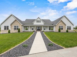 7205 N Trinity Ct, Appleton, WI 54913