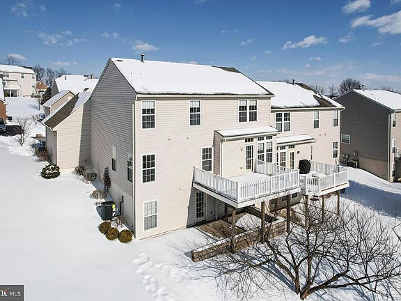 2nd image of 227 Fairmount Ct #33