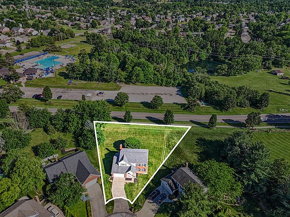 2nd image of 6254 Fairoaks Dr