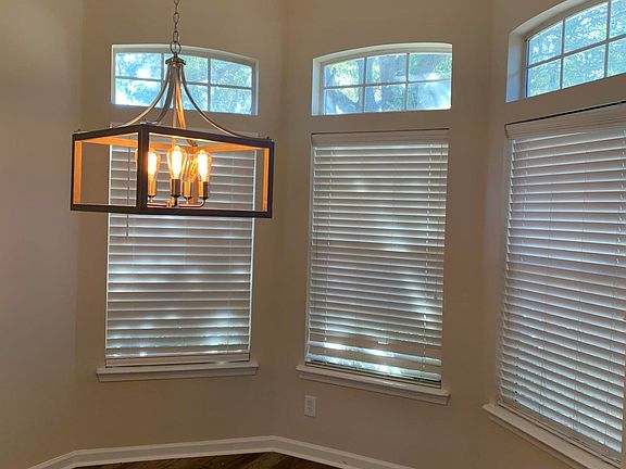 3rd image of 8079 Tuxford Ln