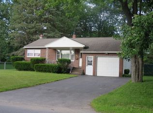 890 Obrien Ave, Schenectady, NY 12303
