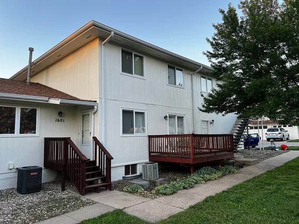 1601 Woodoak Ct, Manhattan, KS 66502