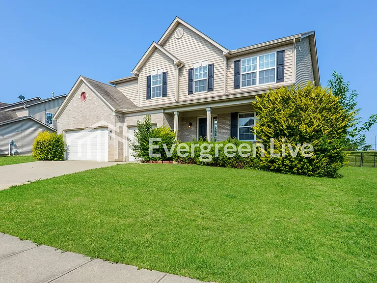 1120 Sedgehill Ln — Photo 2