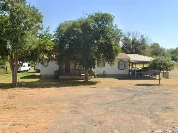 672 N MAIN ST, Cotulla, TX 78014