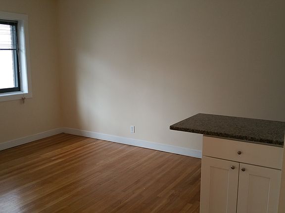 2nd image of 1639 N Farwell Ave APT 201
