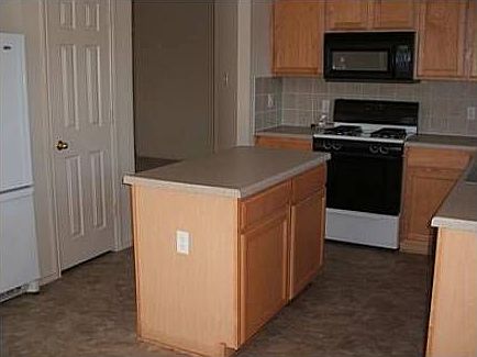 2nd image of 3205 Canyon Ledge Cv