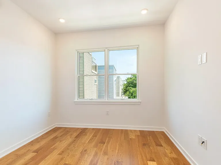 1123 S 20th St #2 — Photo 13