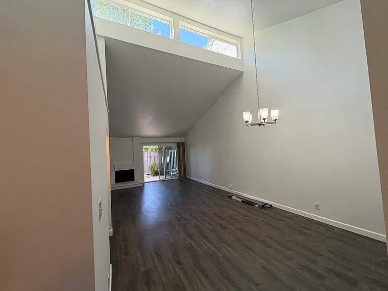 848 Erickson Ln — Photo 11