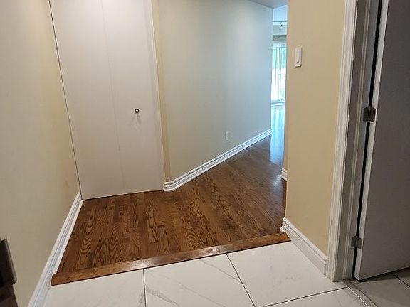 4th image of 200 Rideau St #401