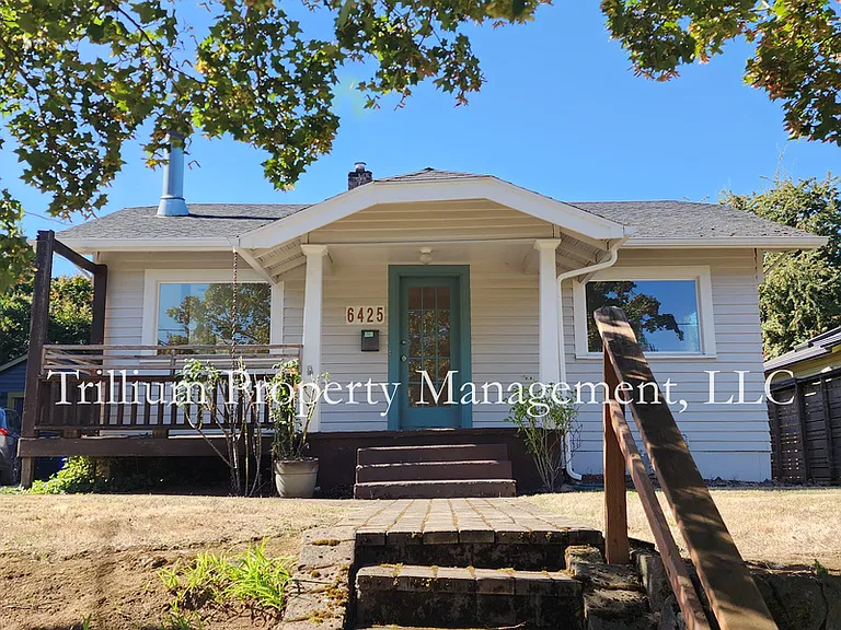 6425 N Curtis Ave — Photo 1