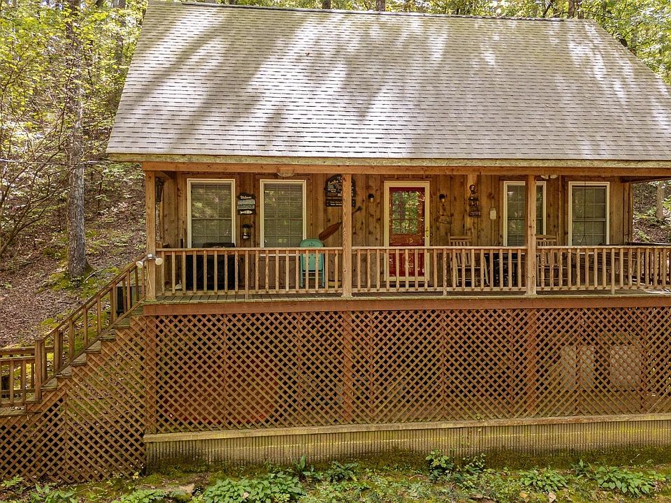 1st image of 140 Huckleberry Ln