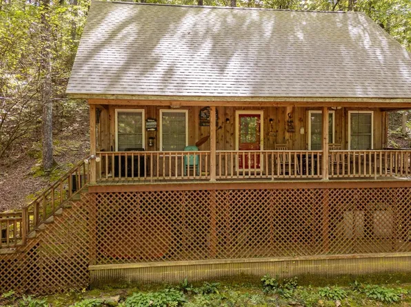 140 Huckelberry Ln, Savannah, TN 38372