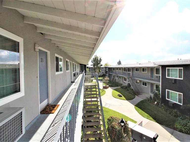 FOOTHILL VILLAGE — Photo 28