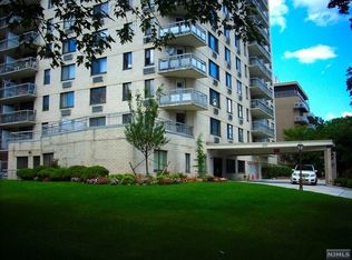 307 Prospect Ave APT 17B, Hackensack, NJ 07601