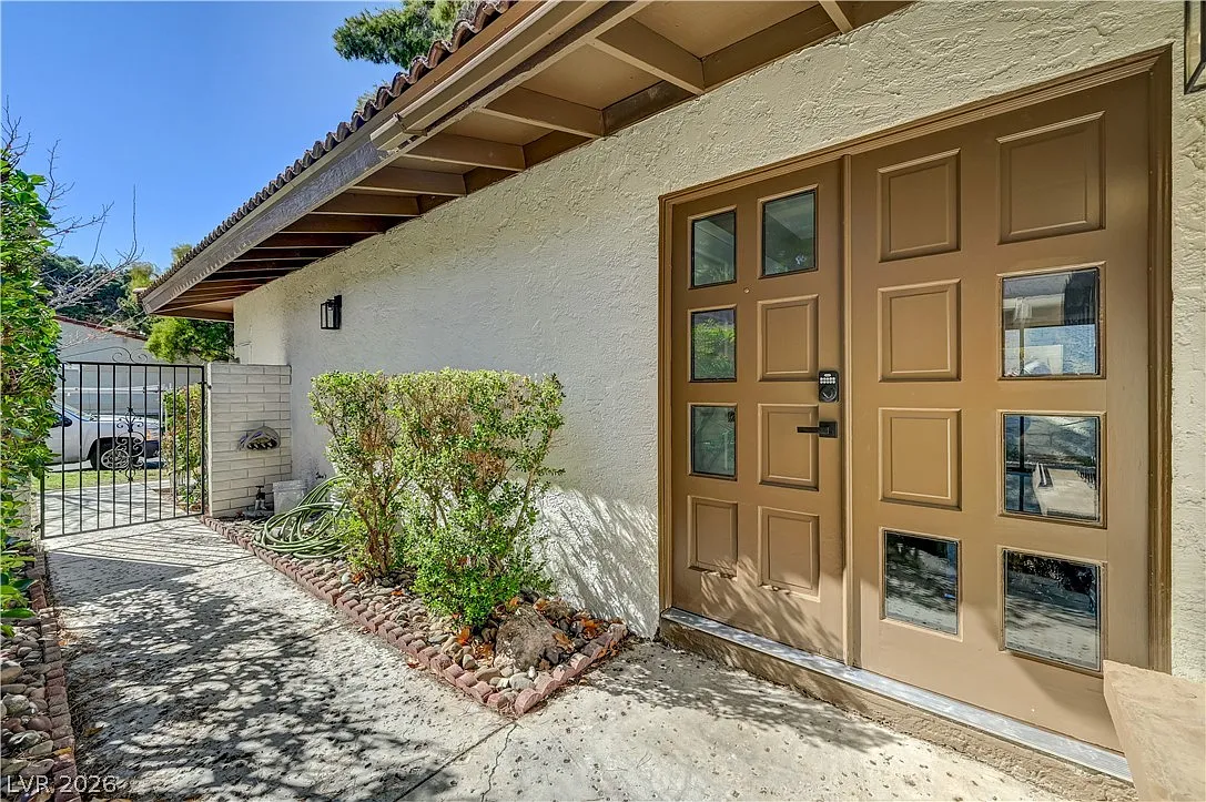 2 bed, 2.0 bath, 1668 sqft, $4,000 — Photo 4