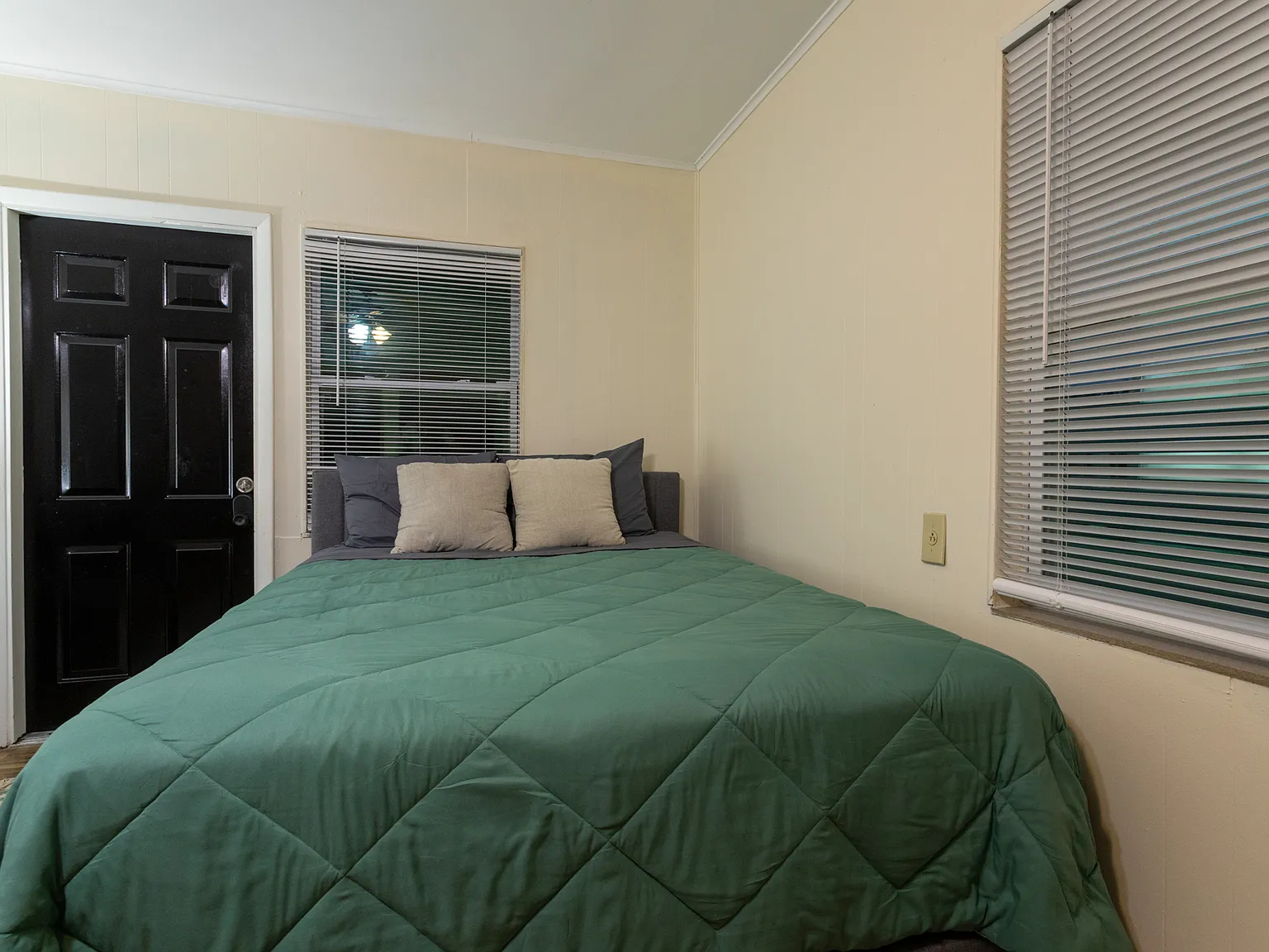 4 bed, 1350 sqft, $1,350 — Photo 3