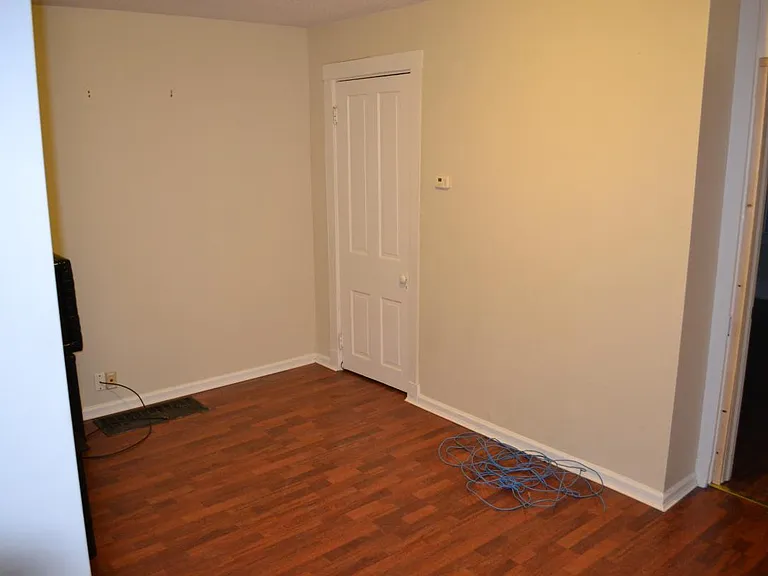 305 Emming St — Photo 12