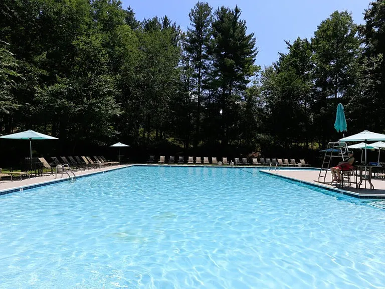 Ellicott Grove — Photo 38