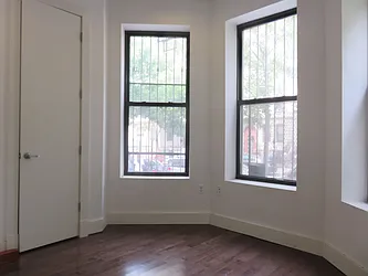 Rented by Rennit Inc.