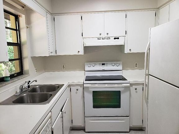 2nd image of 3363 NE 56th Ave