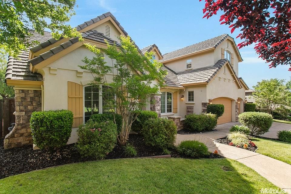 2nd image of 3908 Woodhouse Ct