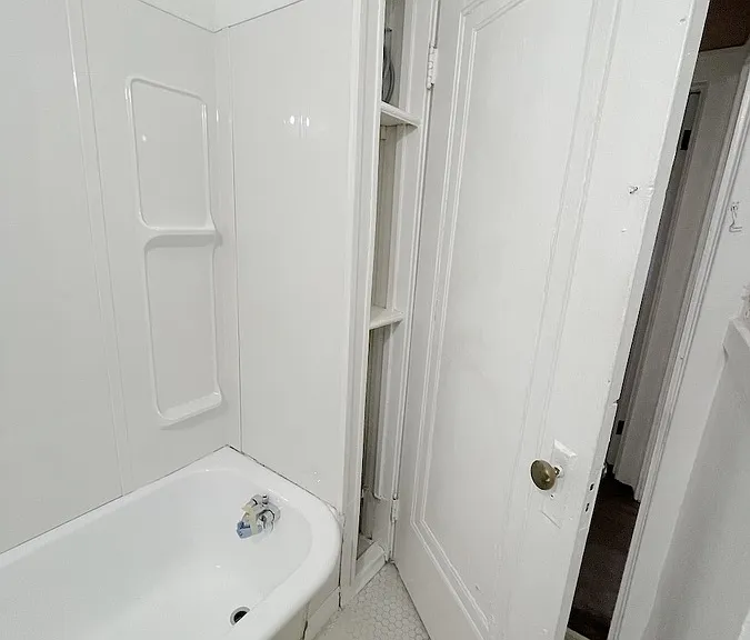 476 Giles Blvd W #B — Photo 18
