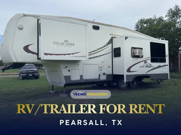 1819 Country Rd, Pearsall, TX