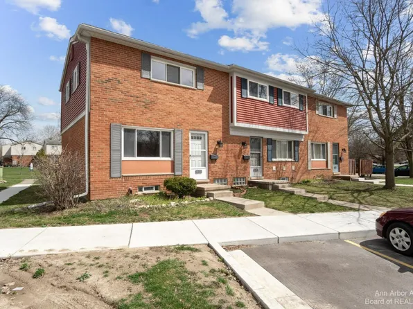 3073 Wolverine Dr, Ann Arbor, MI 48108