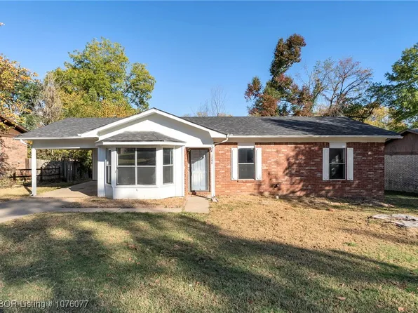 1706 N 29th St, Van Buren, AR 72956