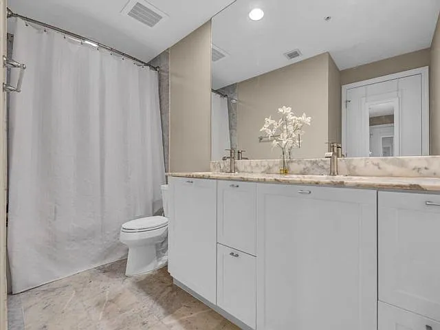 235 NE 1st St #404 — Photo 5