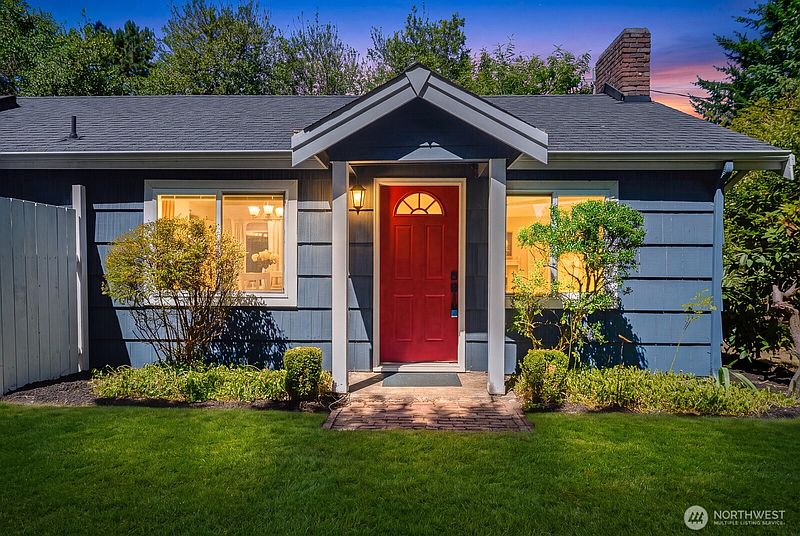3rd image of 12721 27th Avenue NE