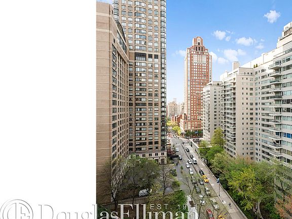 4th image of 220 E 65th St APT 15L